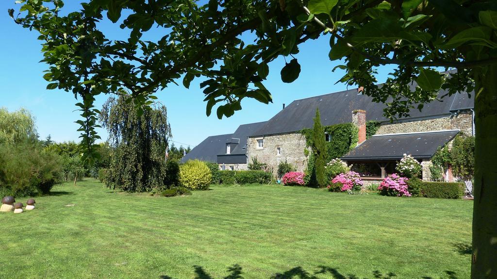 Villa Les Guédrils Genêts Habitación foto